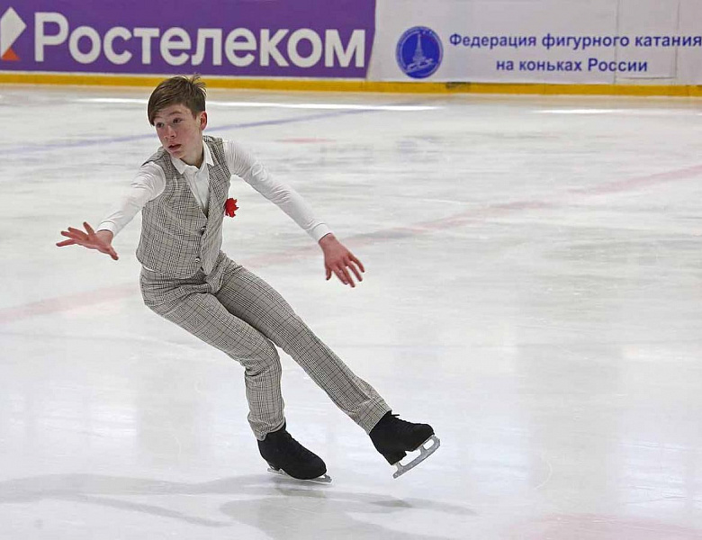 Фигуристы Центра по ледовым видам спорта завоевали 3 медали всероссийских соревнований
