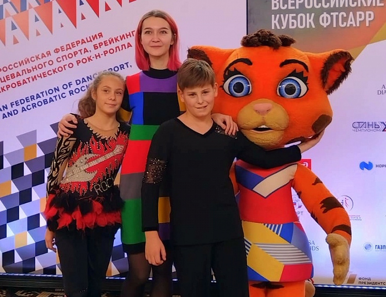 В Москве состоялся чемпионат и первенство России по акробатическому рок-н-роллу